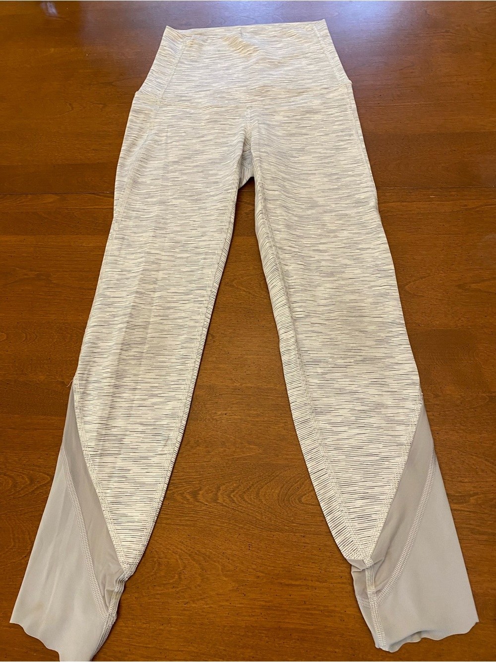 Lululemon Women's Light Gray Striped Ankle Leggings Size S  Athletic Stretch